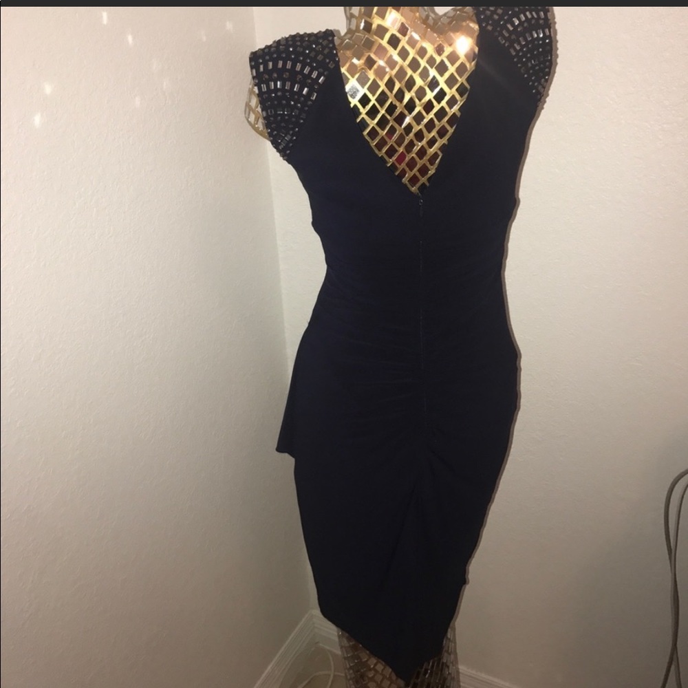 Cache dress - Picture 2 of 3